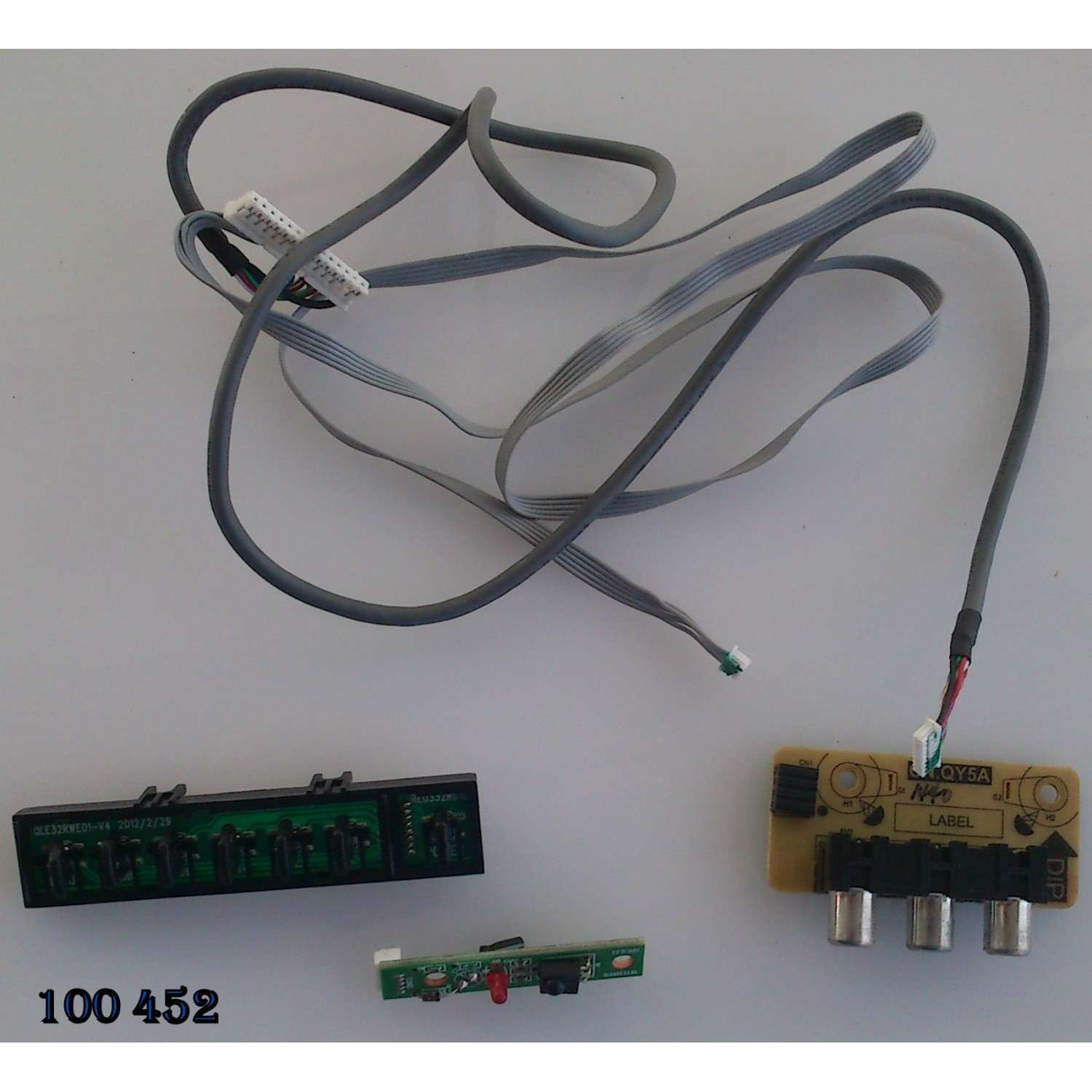 KIT DE CABLES PARA TV / RCA LED32B30RQ